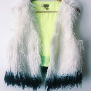 Princess Vera Wang Faux Fur Black and White Vest L